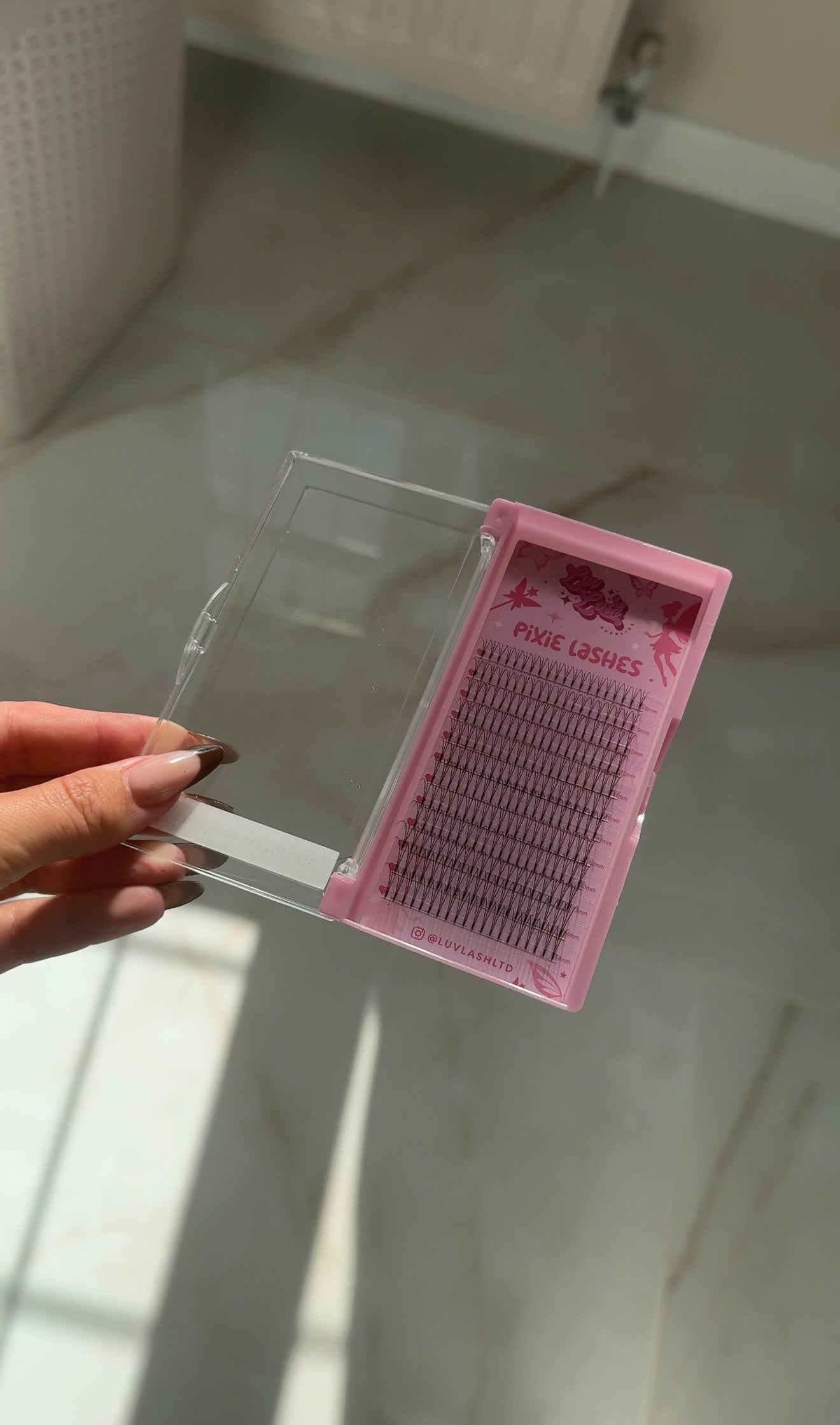 PIXIE LASH TRAY