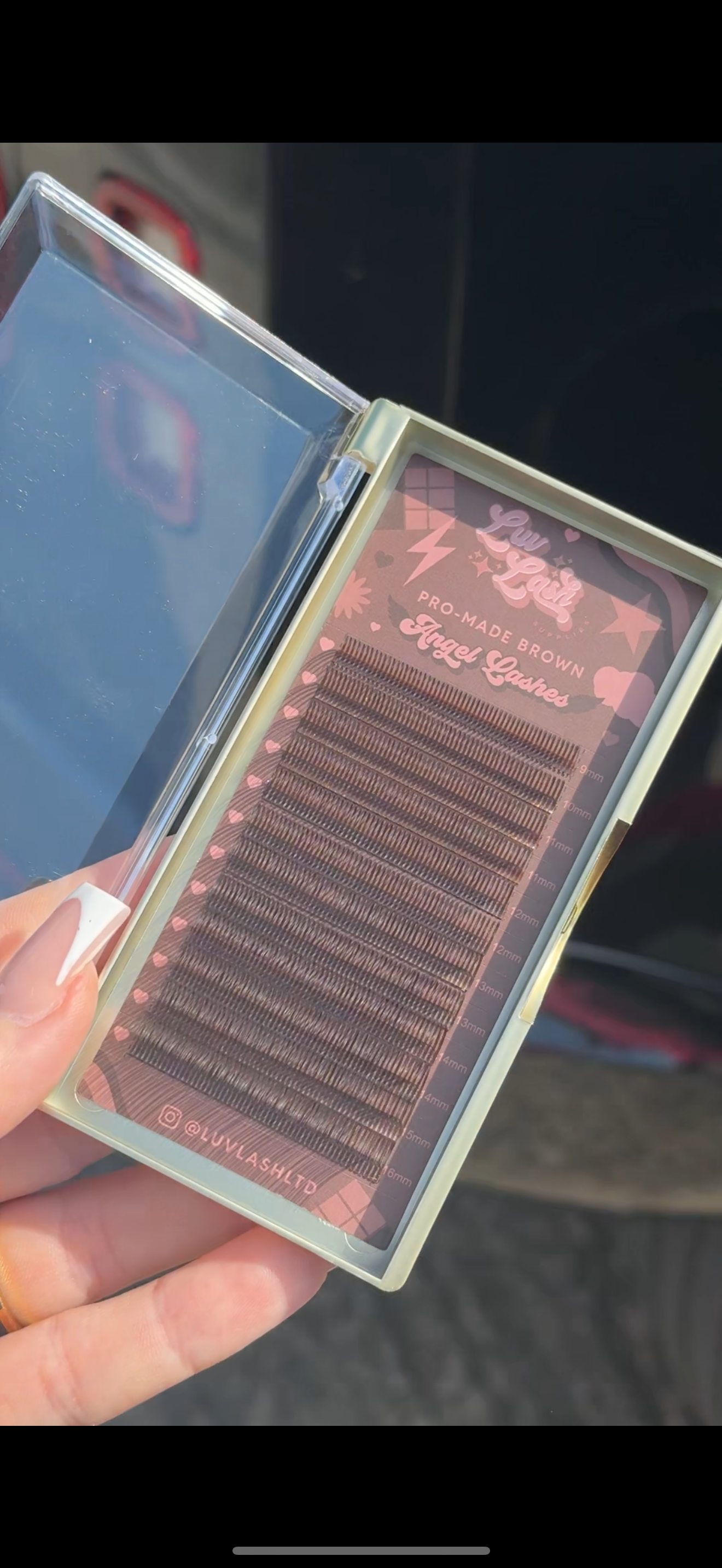 Brown pro-made angel lash tray 🤎